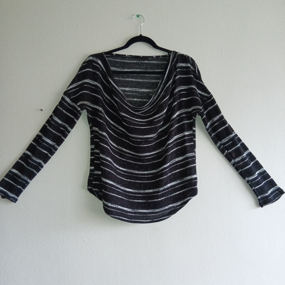 Black and Silver slinky Sweather